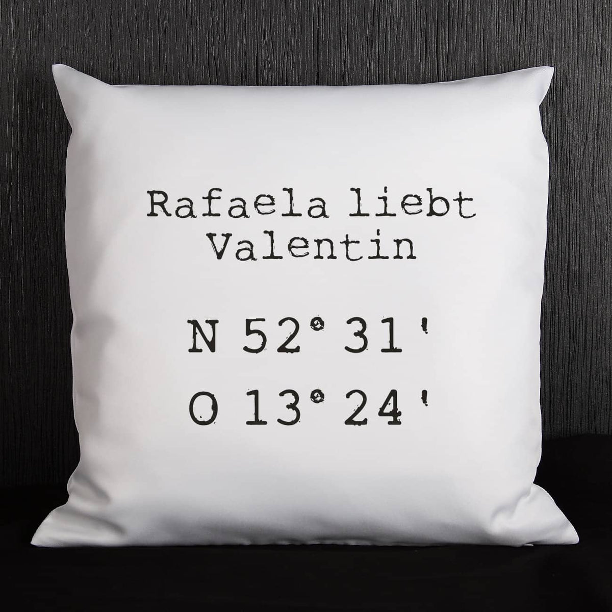 Kissen zum Einzug mit Wunschtext, Längengrad und Breitengra