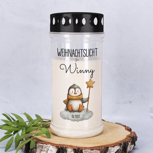 Großes personalisiertes Weihnachtslicht mit Pinguinmotiv und Name Winny auf Holzscheibe