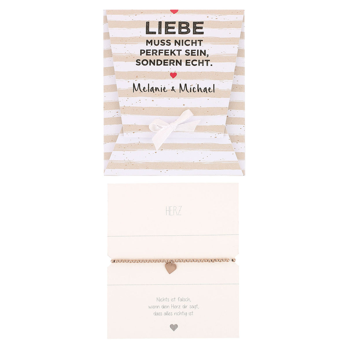 Herzarmband mit Verpackung - Liebe muss echt sein - freigestellt auf weißem Hintergrund