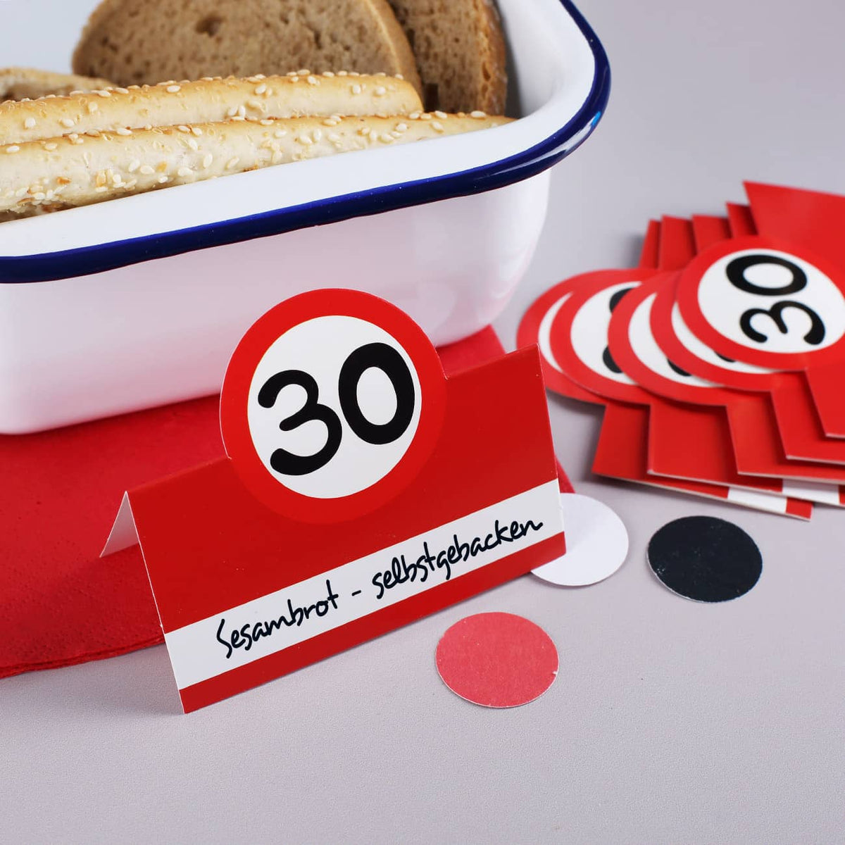 Dekoration 30er Verkehrszeichen