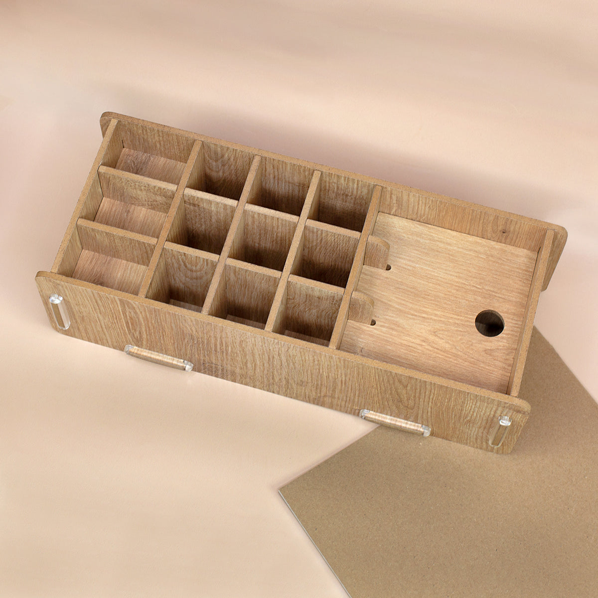 Make-up Organizer in Eiche-Optik von oben mit 16 Fächern und großem Fachbereich