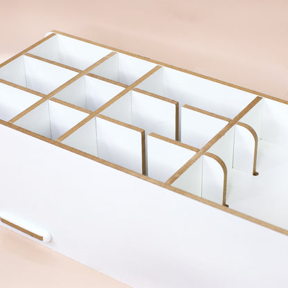Stiftebox mit vielen Fächern für Stifte, Schere, Lineal und Schulzubehör