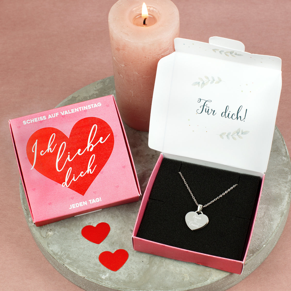 Halskette mit graviertem Herz-Anhänger in Geschenkbox - Scheiß auf Valentinstag ich liebe dich jeden Tag