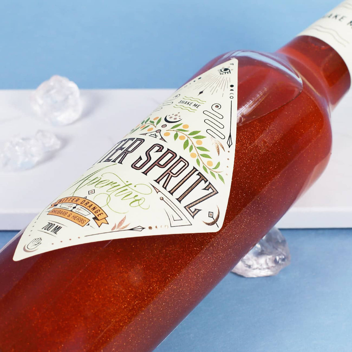 Köstlicher Aperitif mit essbaren Glitzerpartikeln