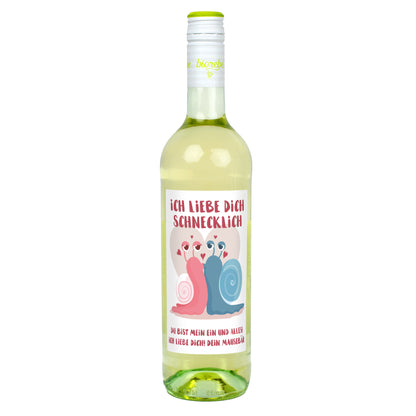 Weißweinflasche mit Etikett „Ich liebe dich schnecklich“, rosa und blaue Schnecke mit Herzchen