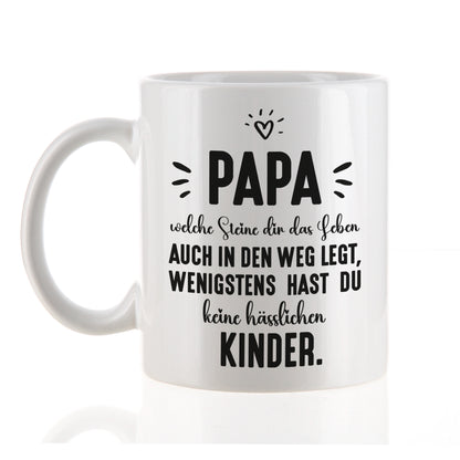 Lustige Vatertags-Tasse mit witzigem Papa-Spruch in schwarzer Schrift auf weißer Keramik