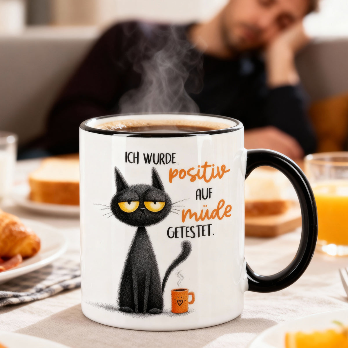 Tasse mit schwarzem Henkel und Katzenmotiv als Morgenmuffel Geschenk