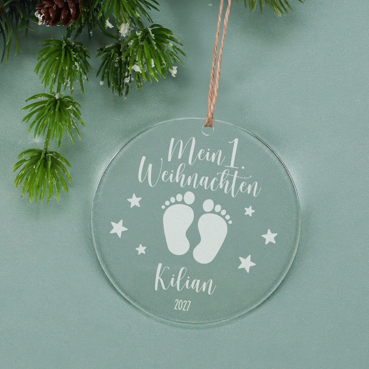 Acryl Weihnachtsbaumanhänger für das erste Weihnachten eines Babys mit Name und Sterne Motiv