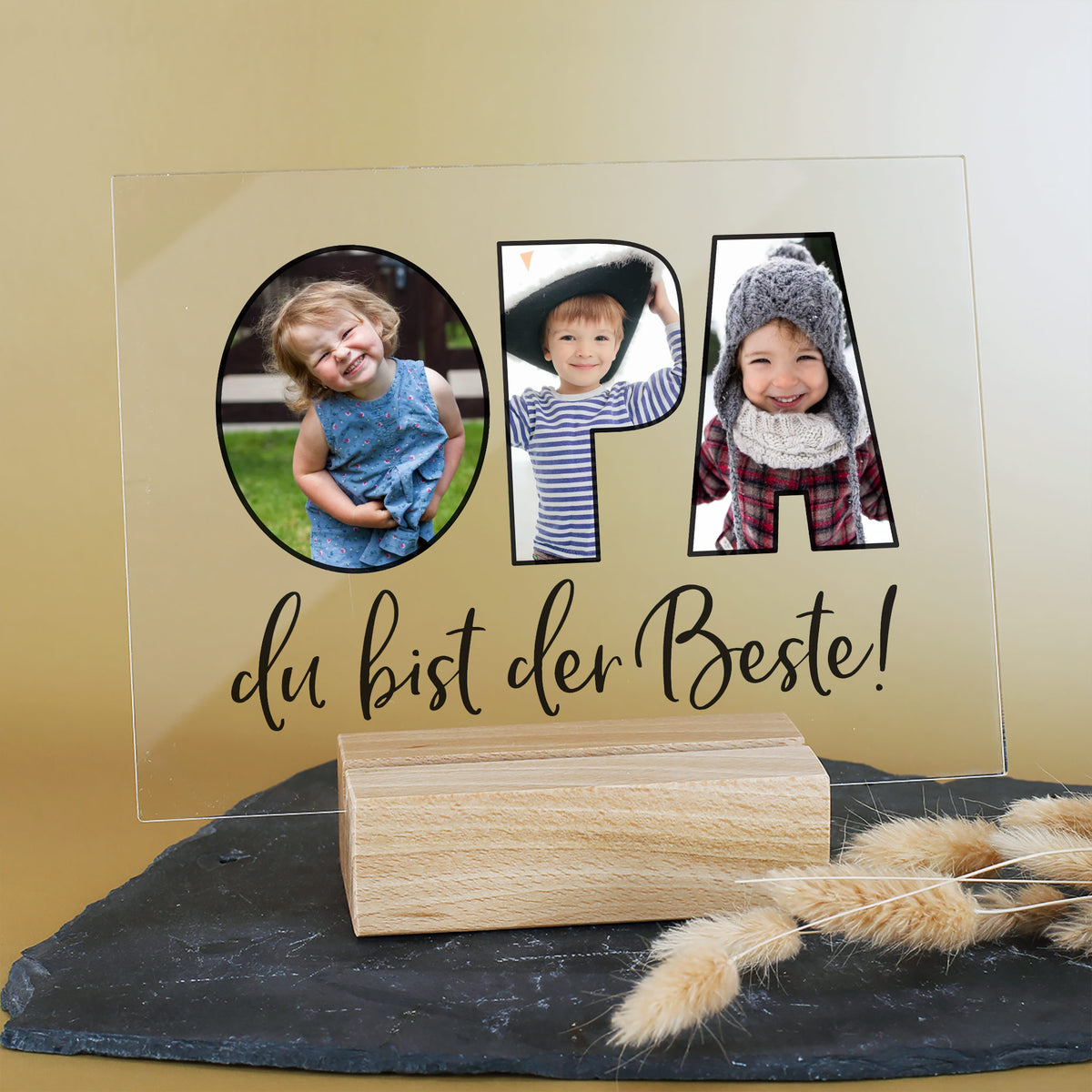 Dekoratives Acrylbild „OPA du bist der Beste!“ mit drei Fotos und Holzsockel auf goldenem Untergrund
