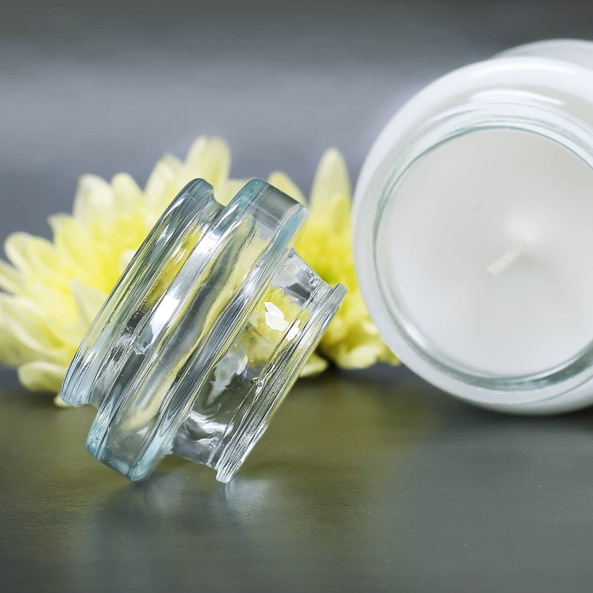 Modernes Deckelglas