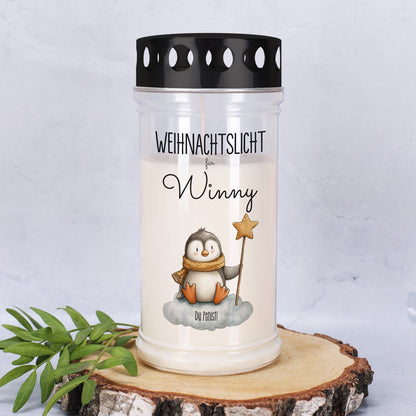 Großes personalisiertes Weihnachtslicht mit Pinguinmotiv und Name Winny auf Holzscheibe