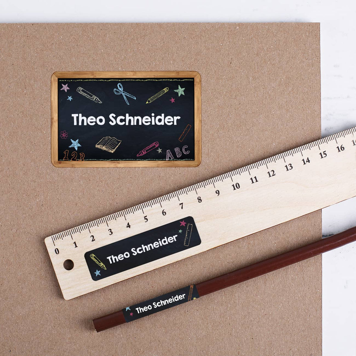 100 Schulaufkleber mit Tafel Design und Name nach Wunsch