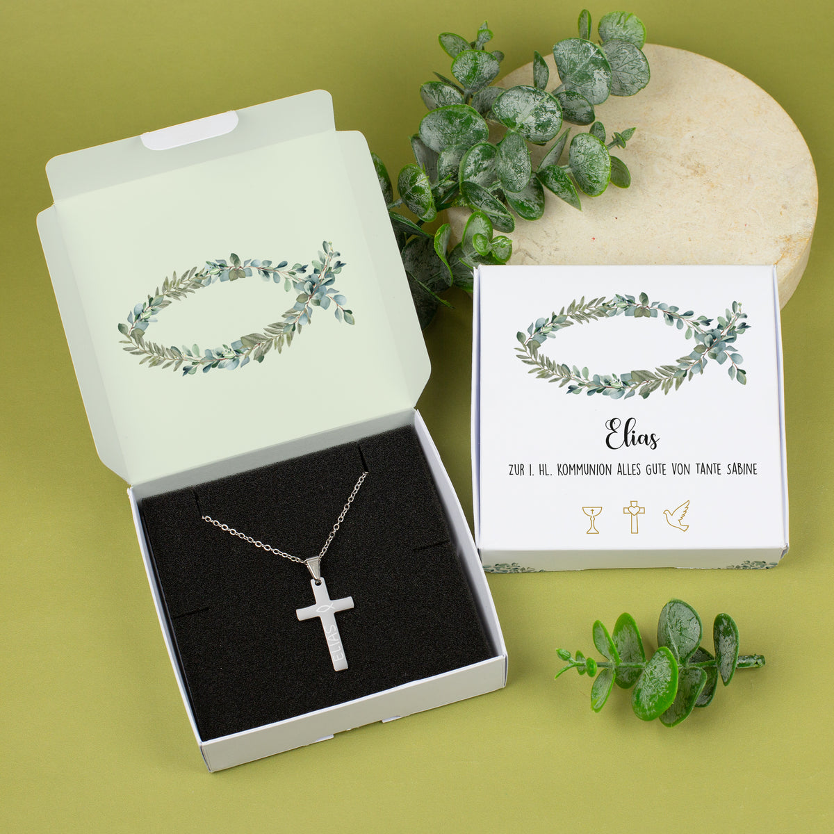 Halskette mit graviertem Kreuz in Geschenkbox zu Kommunion, Konfirmation oder Taufe