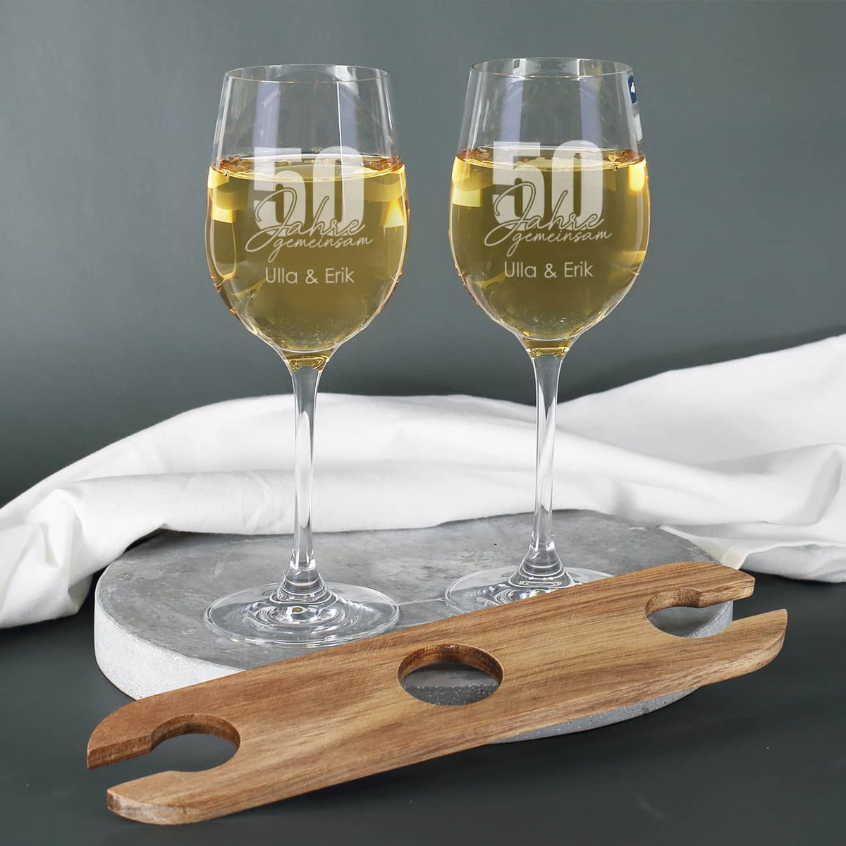50 Jahre gemeinsam - Geschenkset zur goldenen Hochzeit mit Wein nach Wahl, Wunschnamen und Text