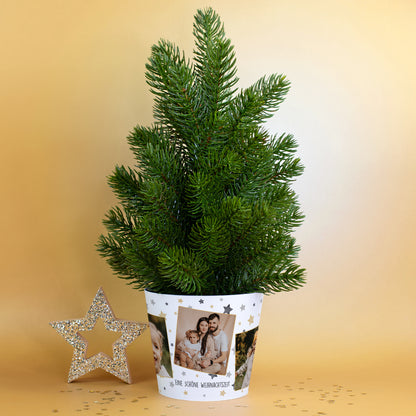 Personalisierter Mini-Weihnachtsbaum mit 3 Fotos und Wunschtext auf Banderole – festliche Dekoidee