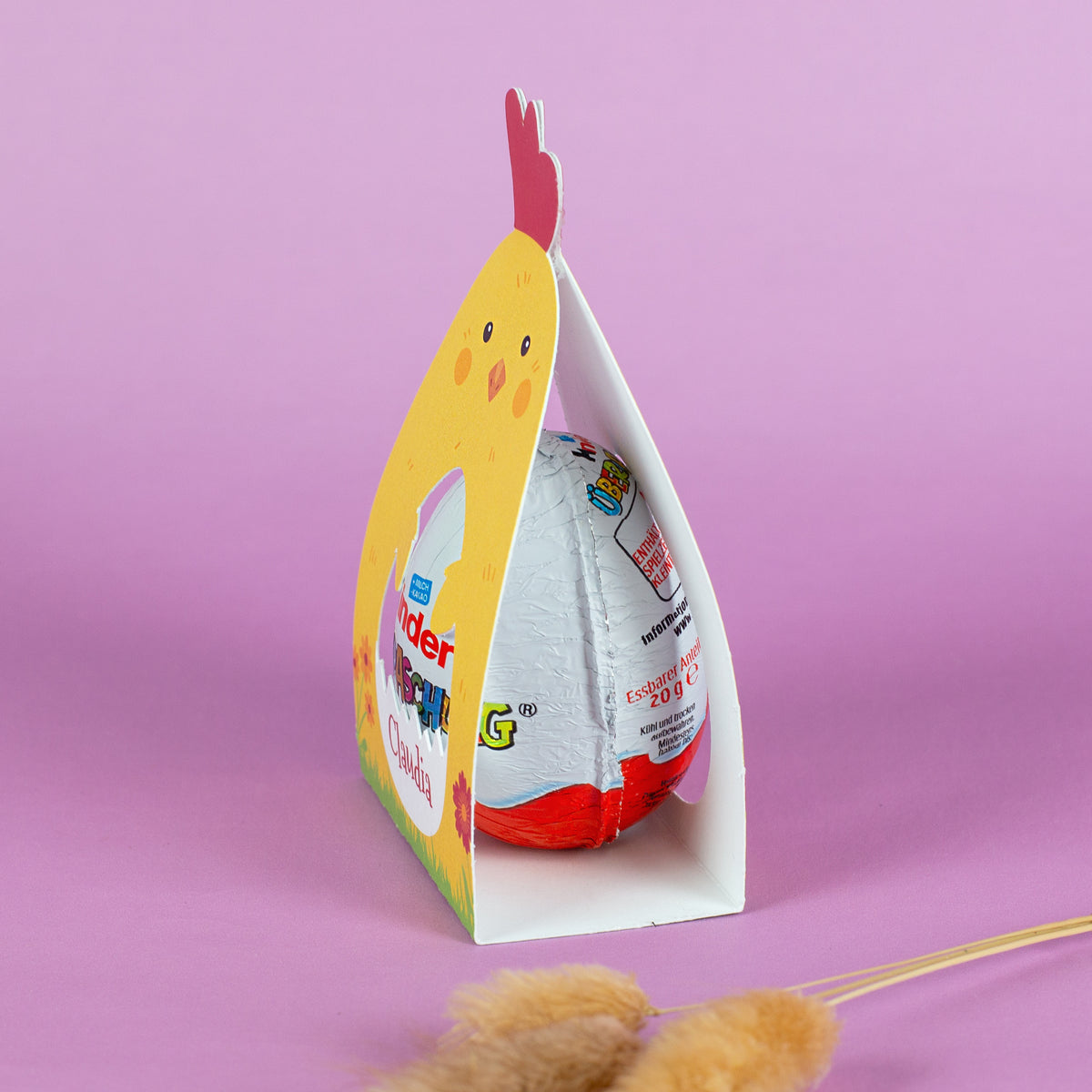Seitenansicht der Huhn Geschenkverpackung mit Überraschungsei