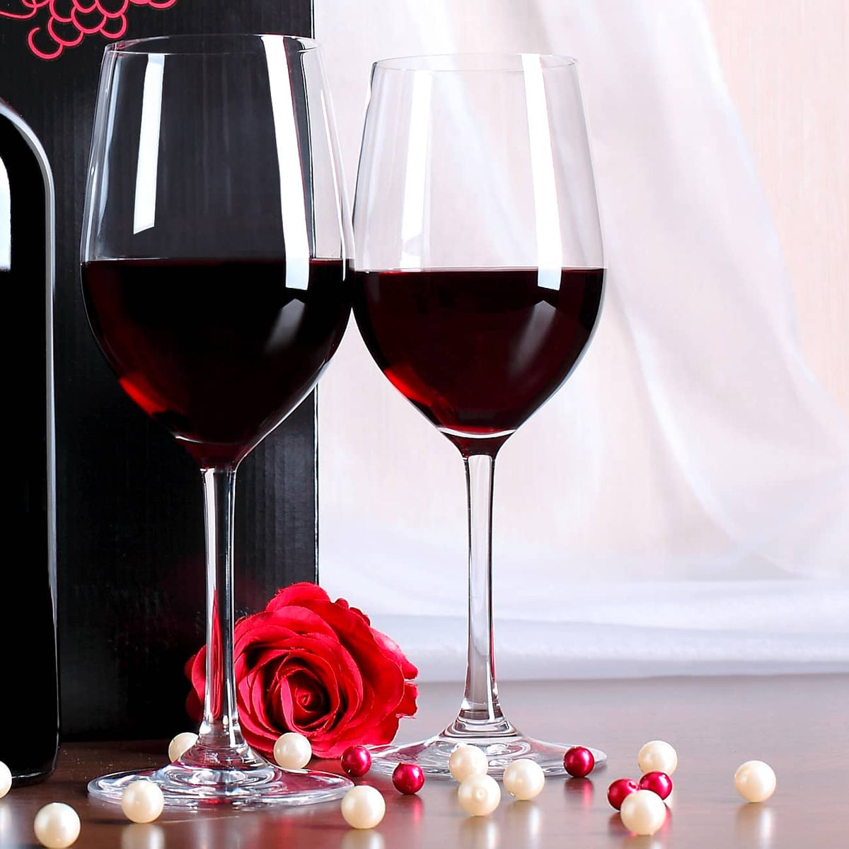 Weinset der Marke Stölzle mit zwei hochwertigen Rotweingläsern