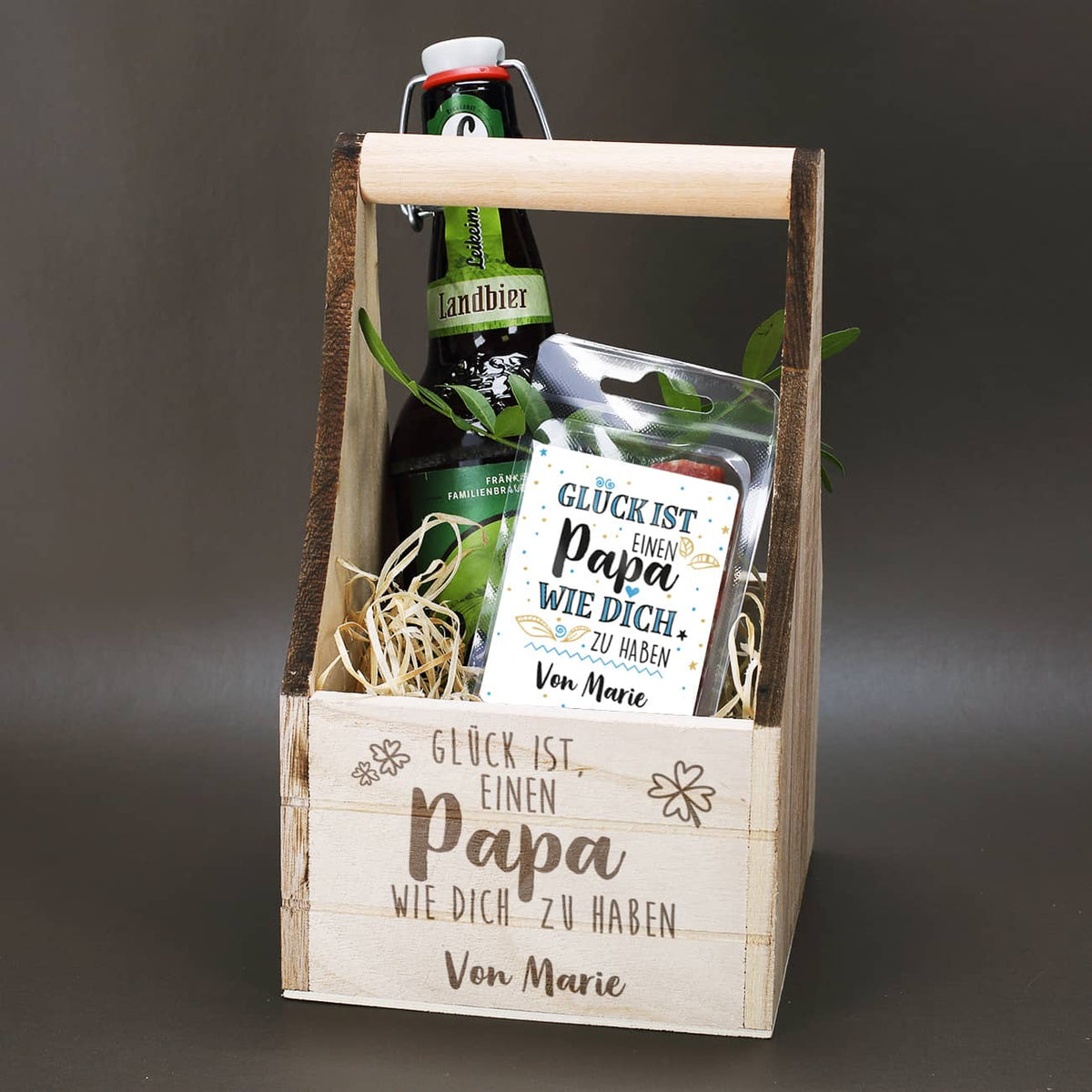 0,5 l Flasche Leikeim Bier und kleine personalisierte Packung mit Salamiherzen