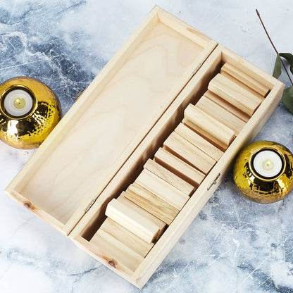 Spielsteine für den Wackelturm in der bedruckten Holzbox