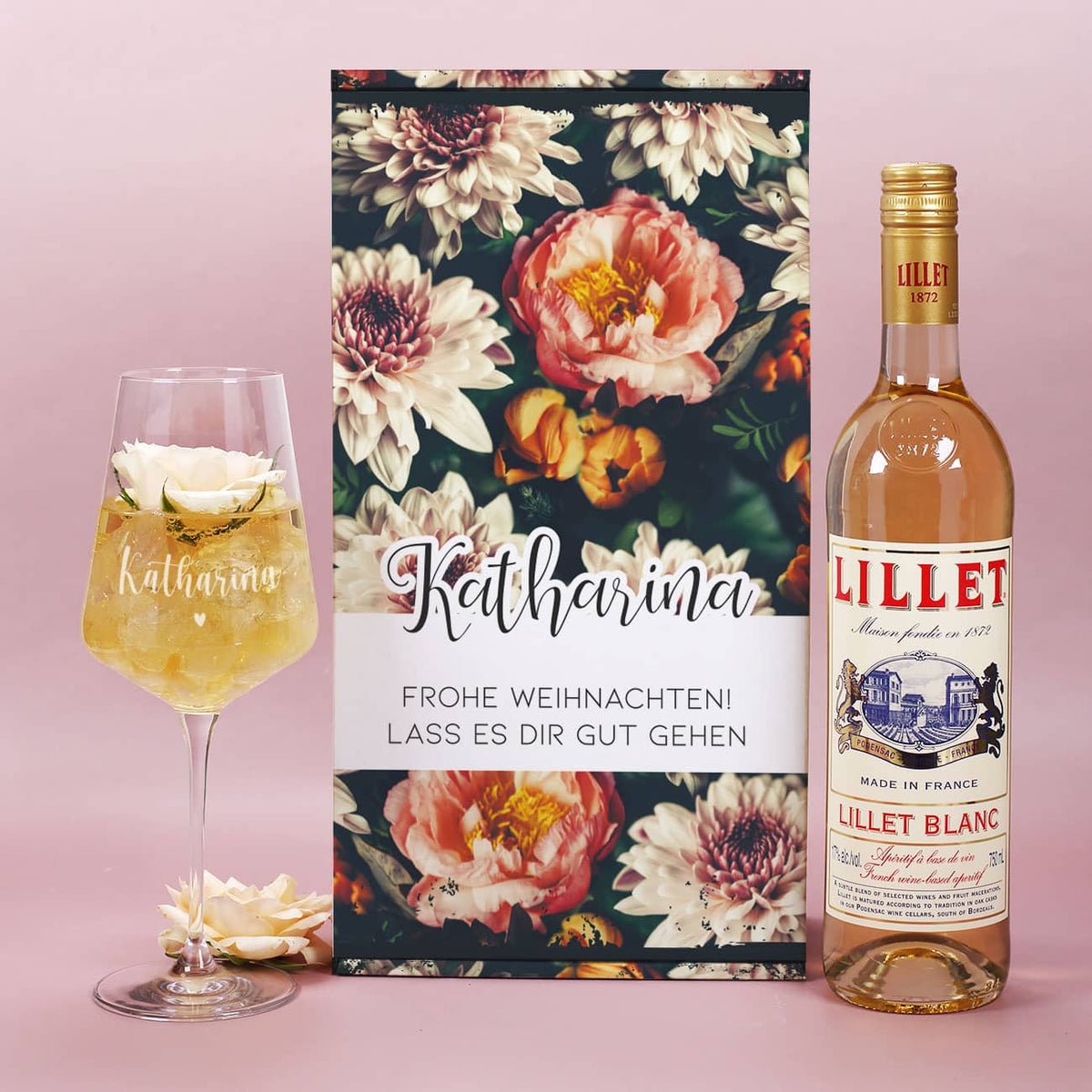 Ideales Präsent für viele verschiedene Anlässe mit einem graviertem Weinglas in toller Präsentverpackung und einer Flasche Lillet