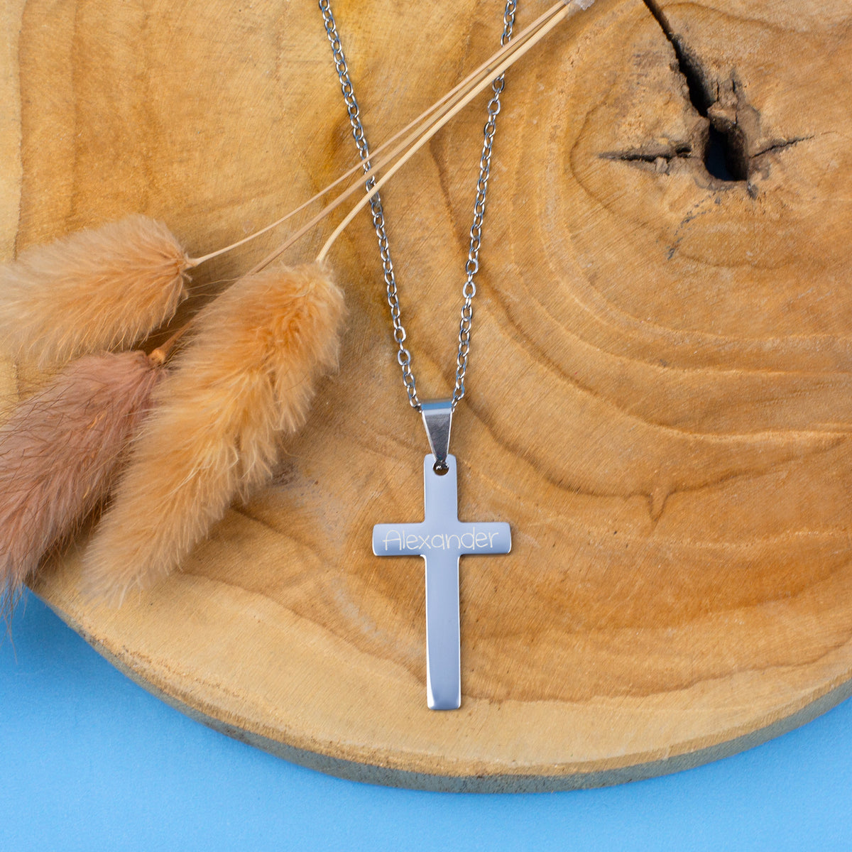 Halskette mit Kreuz Anhänger und Name graviert