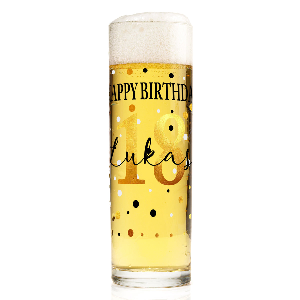 Freigestelltes Kölschglas mit Happy-Birthday-Motiv, goldener Zahl 18, personalisiertem Namen und hellem Bier vor grauem Hintergrund.