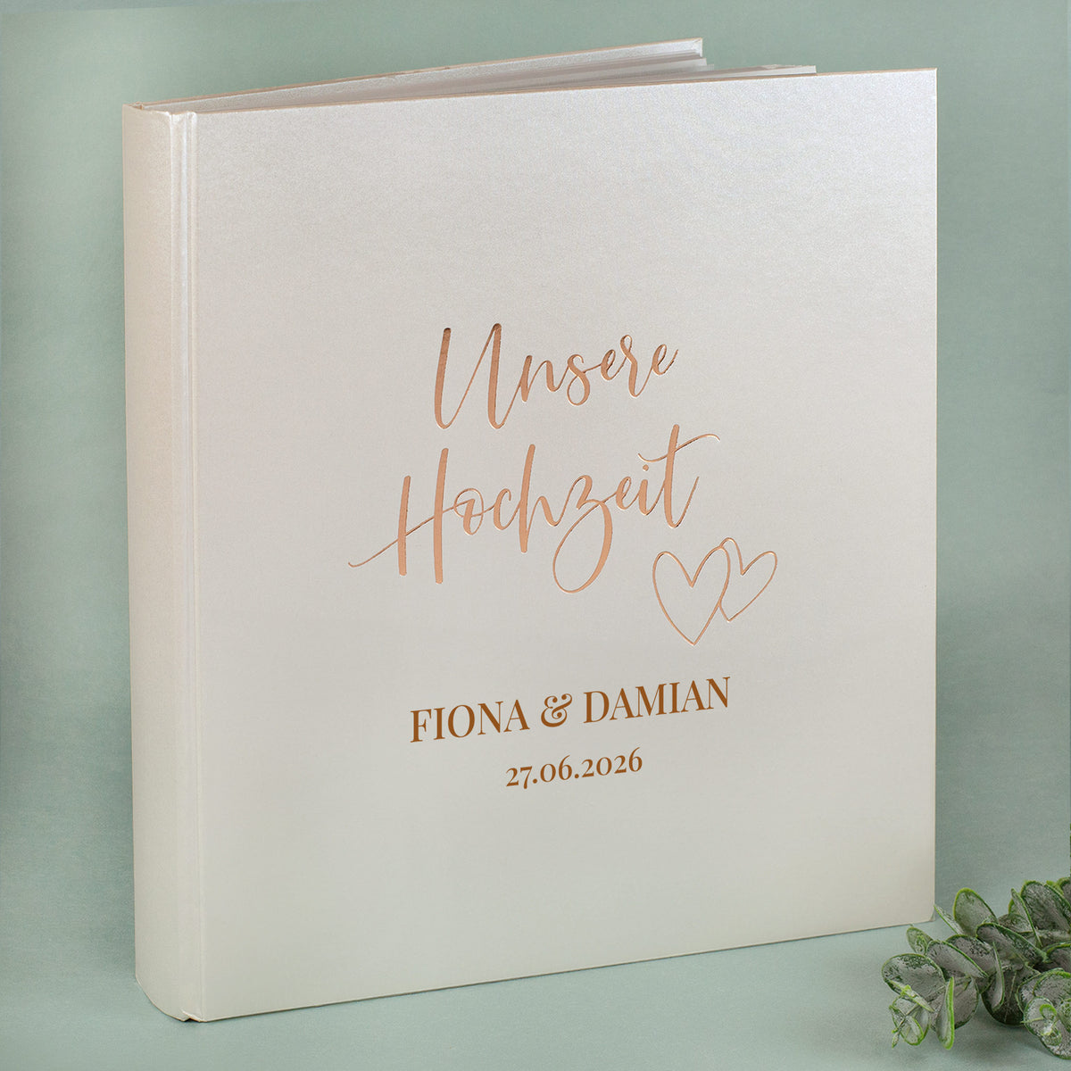 Edles Hochzeitsalbum mit glänzender Prägung personalisiert mit Namen und Datum | Fotobuch zur Hochzeit