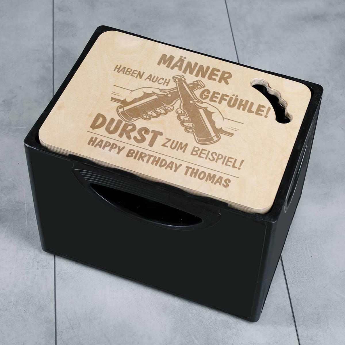 Personalisierter Bierkastendeckel mit einem Text nach Wunsch graviert