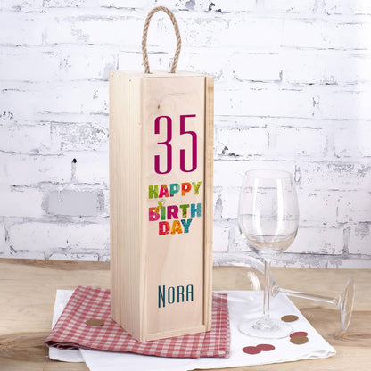 Happy Birthday - Flaschenverpackung aus Holz mit Alter und Name bedruckt