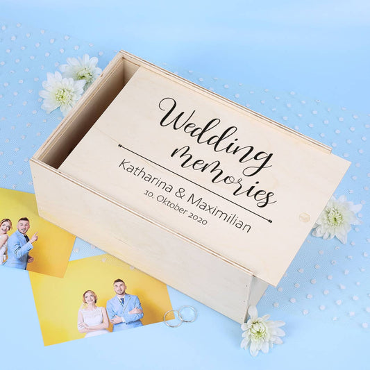 Bedruckte Holzbox für Fotos und Erinnerungen an die Hochzeit