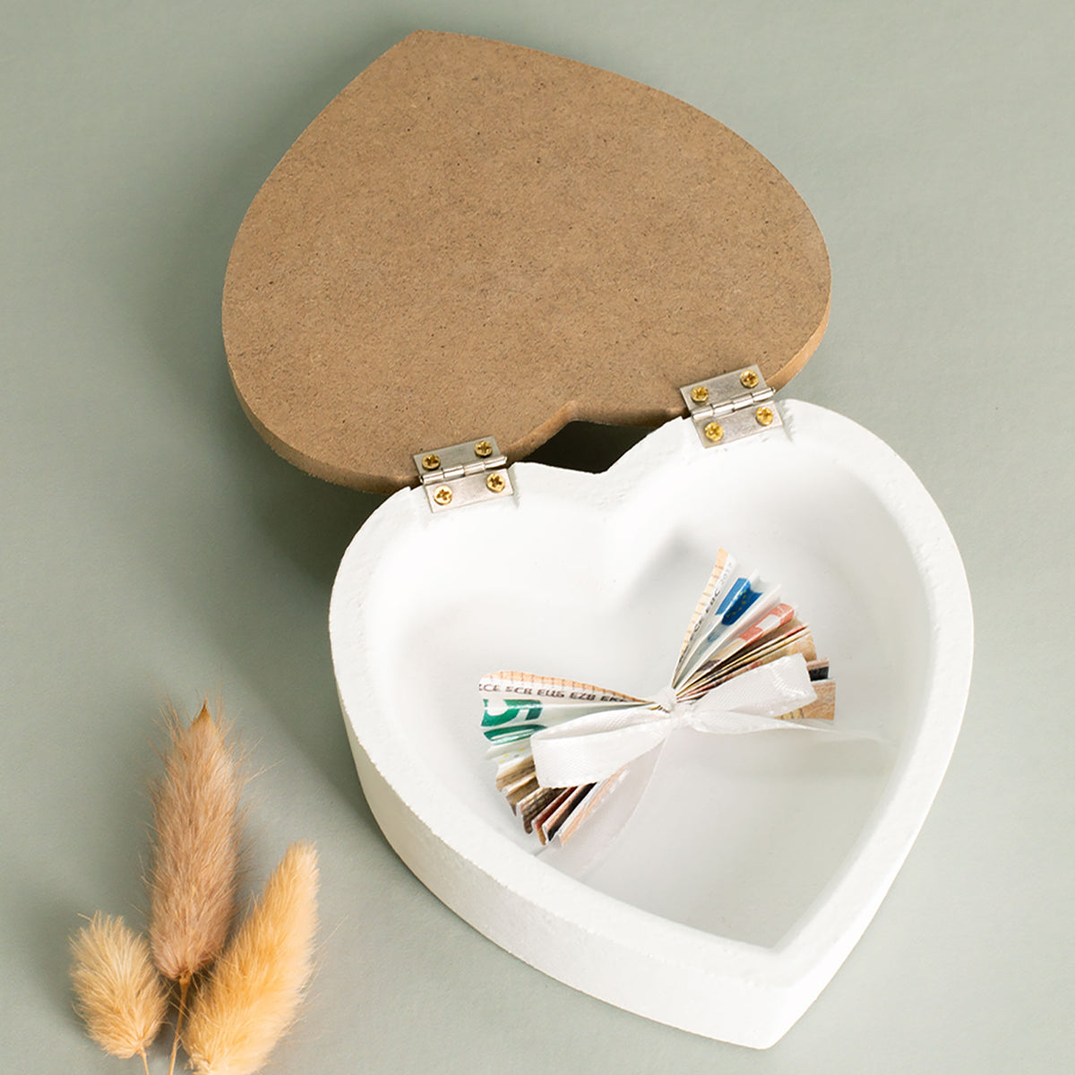 Personalisierte Herzdose aus Holz zur Hochzeit oder Verlobung