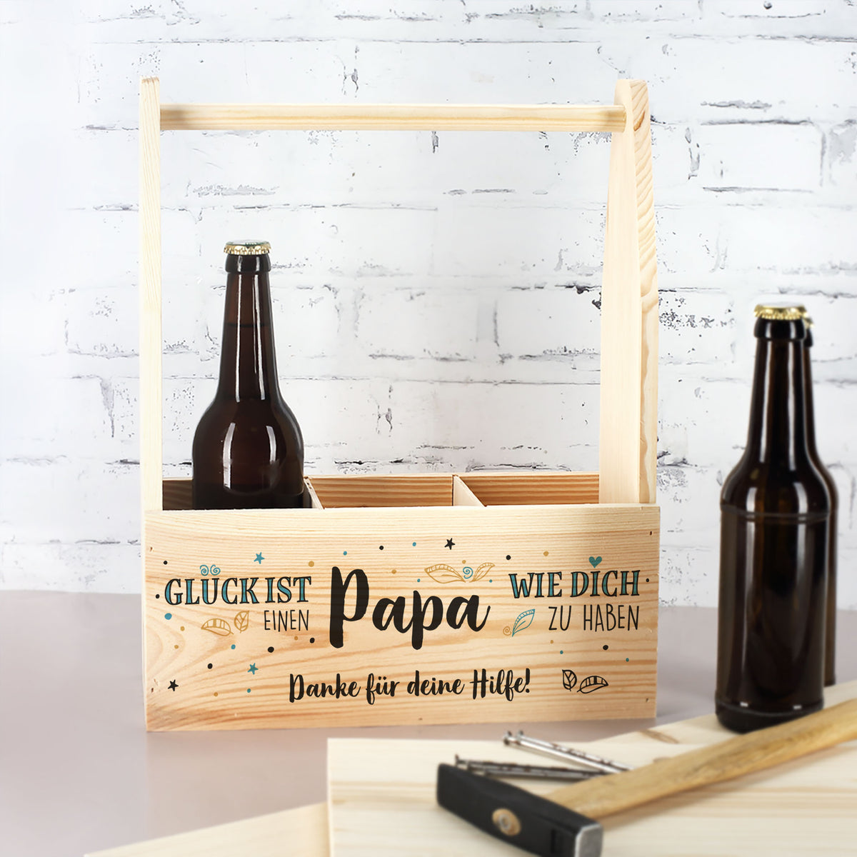 Flaschenträger aus Holz mit Wunschtext | Glück ist, einen Papa wie dich zu haben.