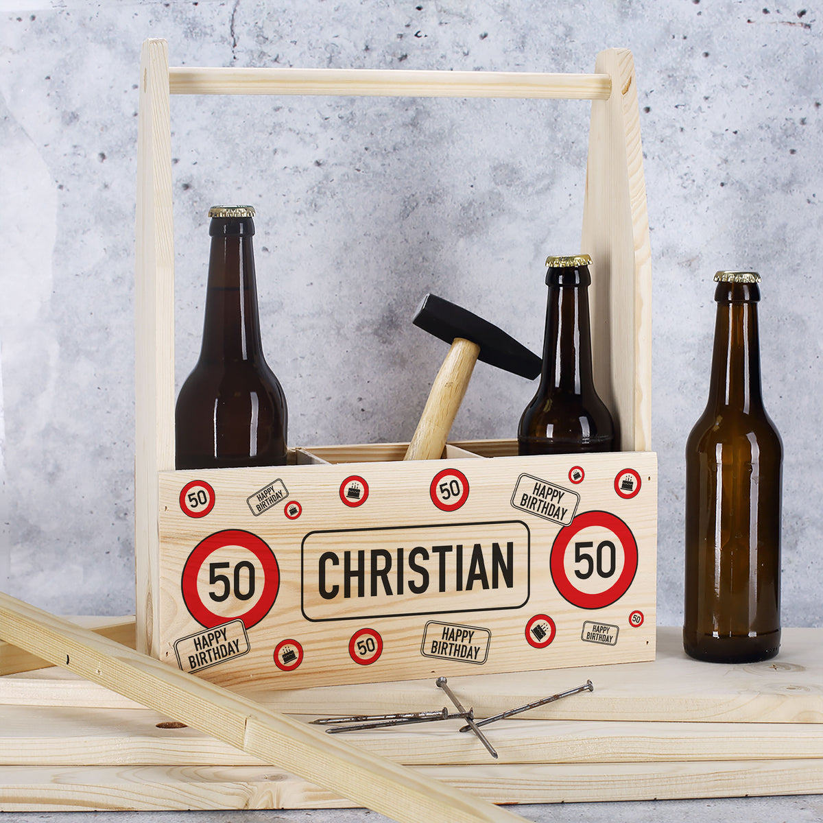 Flaschenträger aus Holz mit Verkehrszeichen, Alter & Name zum Geburtstag o. Jubiläum
