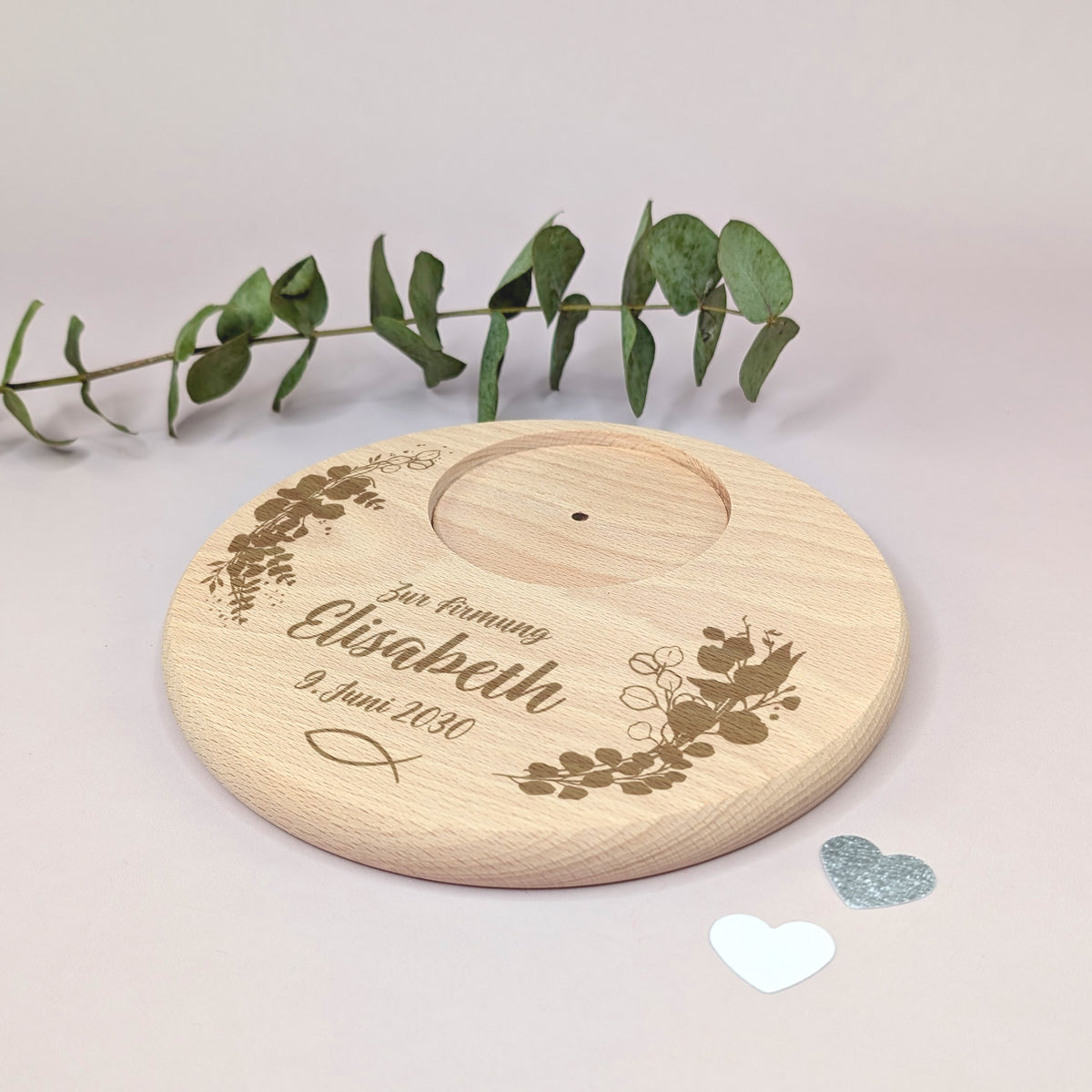 Kerzenteller Holz zur Firmung mit Fischsymbol und personalisierter Gravur