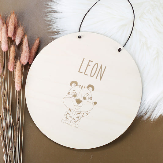 Türschild aus Holz mit Tiger-Motiv und Wunschname fürs Kinderzimmer
