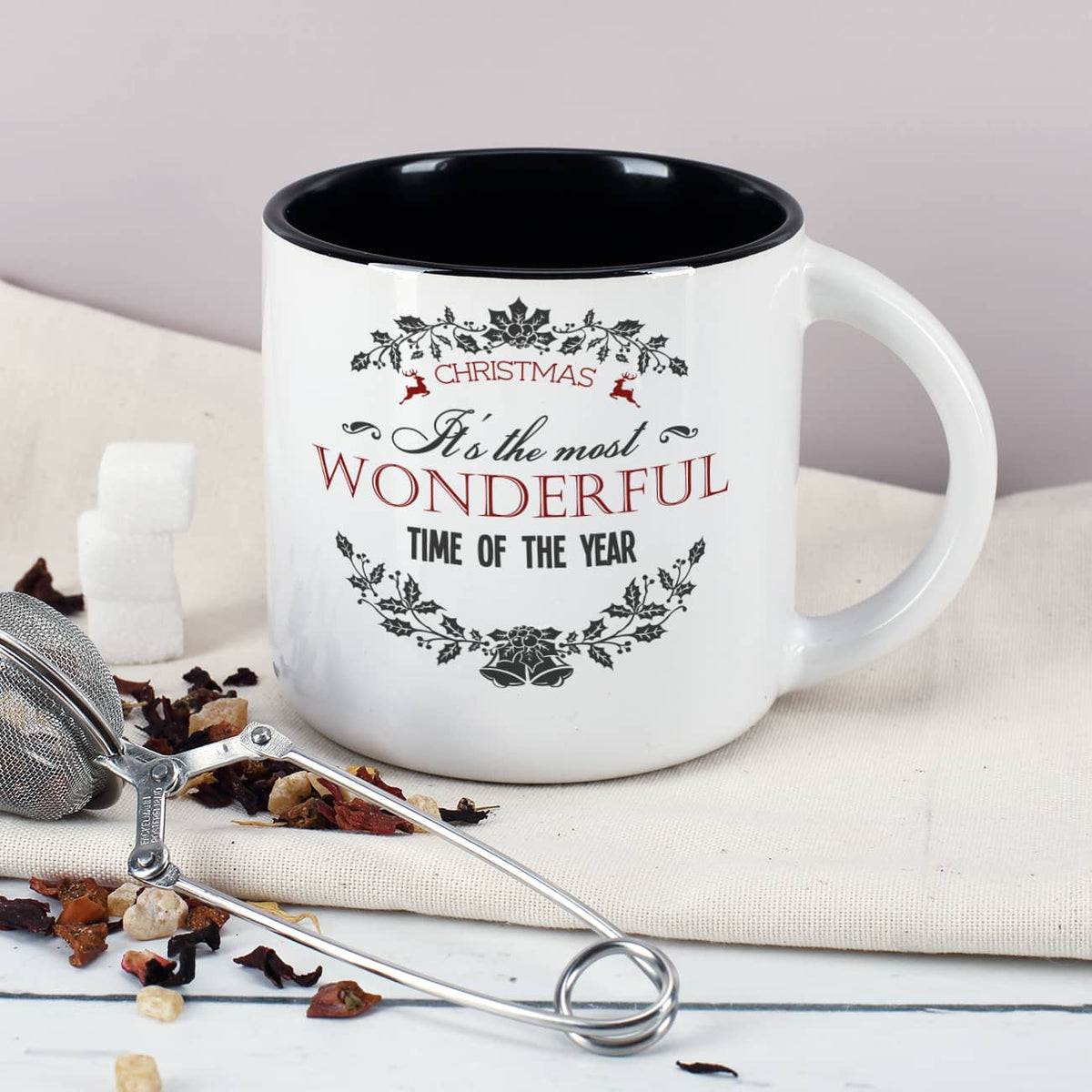 Große Tasse mit Weihnachtsmotiv "Christmas - It's the most wonderful time of the year"
