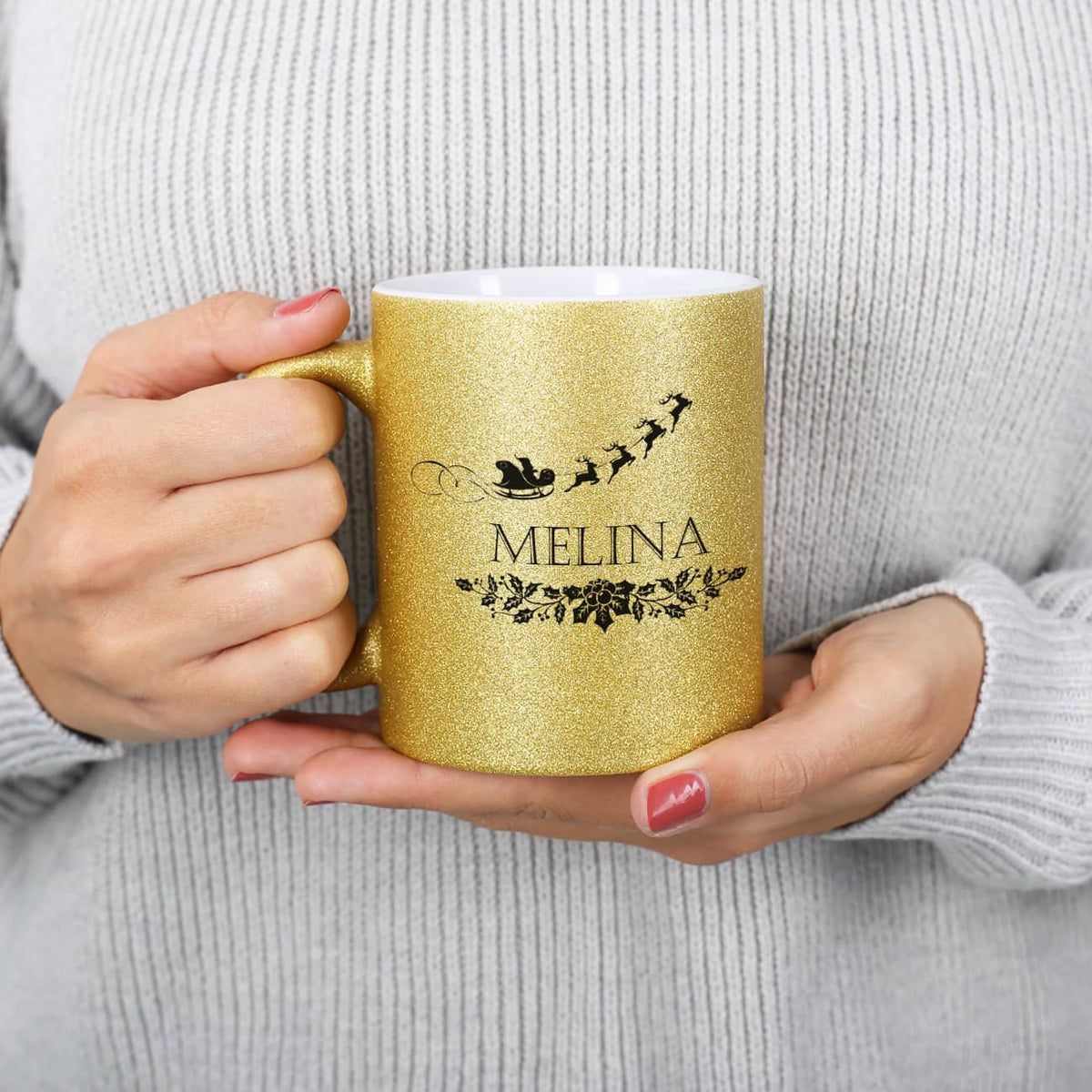 Glitzertasse in Gold bedruckt mit Name und Weihnachtsmotiv
