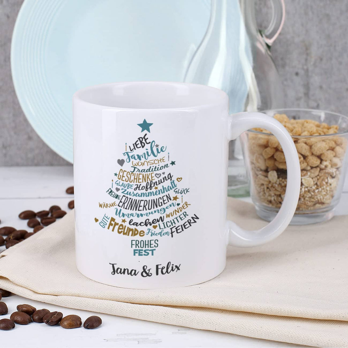 Tasse mit Weihnachtswünschen und Wunschtext