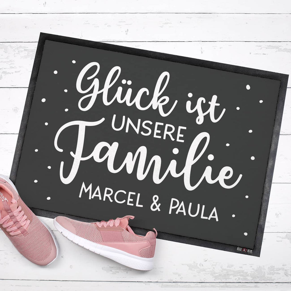 Glück ist unsere Familie - Fußmatte mit Ihrem Wunschtext