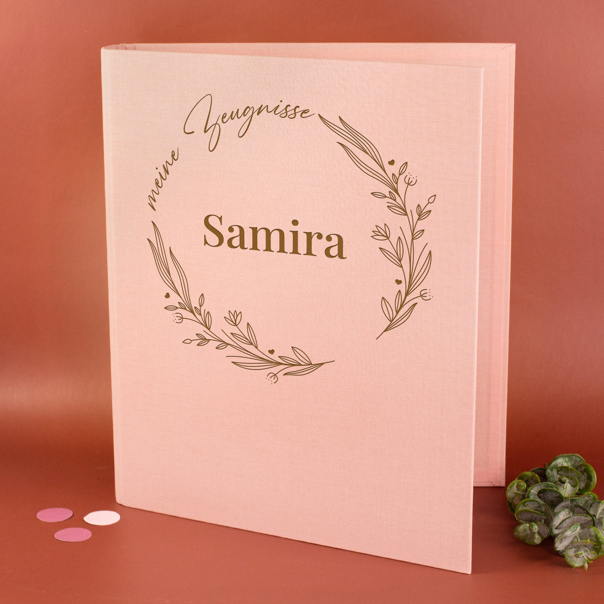 Personalisierte Zeugnismappe aus Leinen graviert mit Name und floralem Line Art Motiv | Farbauswahl