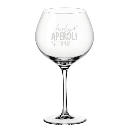 Freigestelltes Leonardo Weinglas mit Gravur „holy aperoli von Tanja“, klassisches Glas mit runder Form, ideal für Aperitif-Getränke und Cocktails.