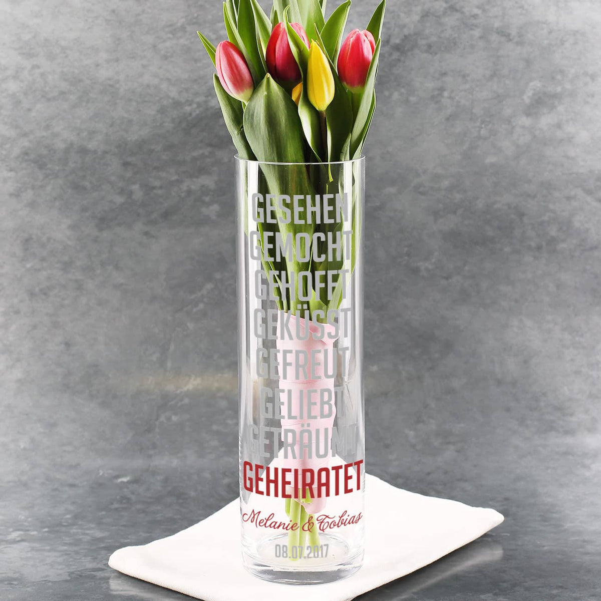 Vase zur Hochzeit mit Geheiratet-Motiv und Name