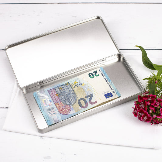 Geöffnete Gutscheinbox aus Metall zu Ostern mit Platz für Geldschein oder Gutschein