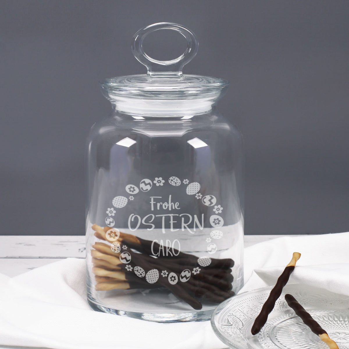 Glasdose mit Ostereier-Design und Ihrem Wunschnamen