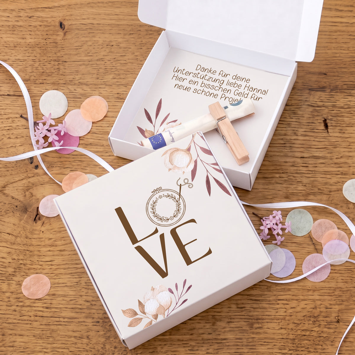 Geldgeschenk Box LOVE für Sticken und Handarbeit mit Wunschtext innen und Geldklammer