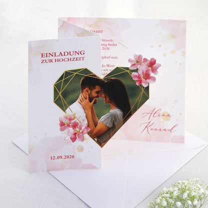 Einladungskarte zur Hochzeit - Faltkarte mit Foto im Blüten-Herz
