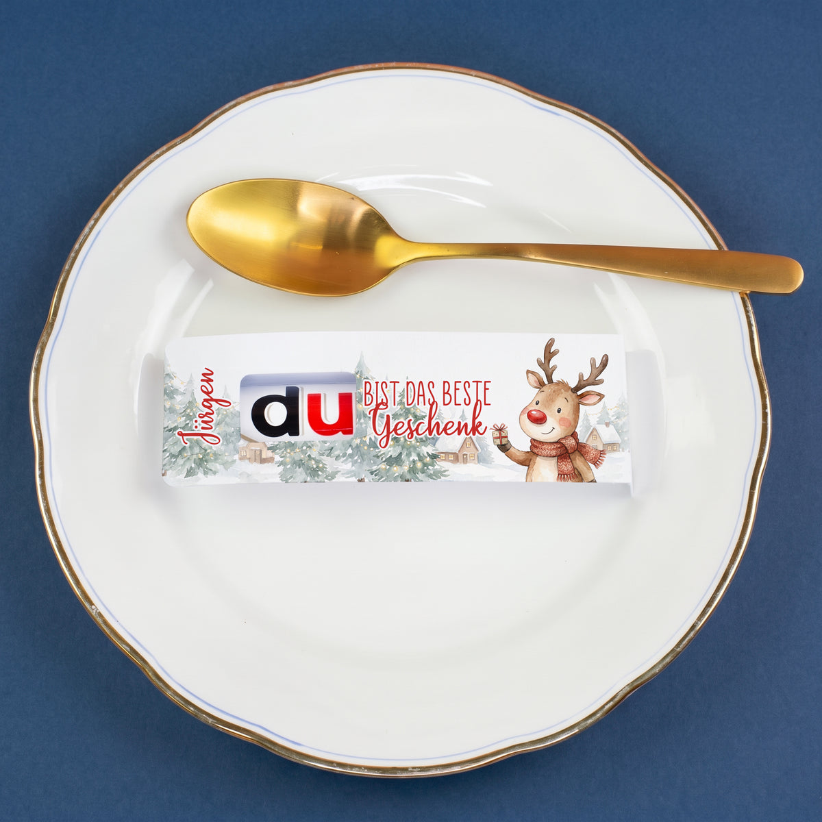duplo Riegel mit Name als persönliche Platzkarte und Gastgeschenk für die Weihnachtstafel