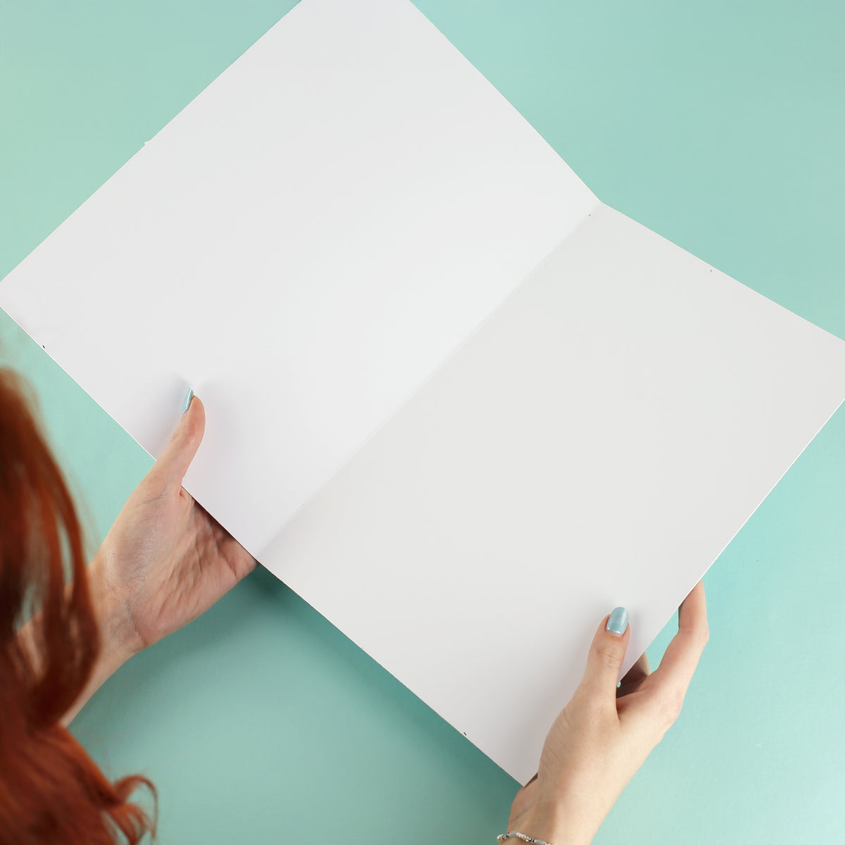 Innenansicht der leeren DIY-A4-Klappkarte zu Weihnachten zum Selbstbeschriften