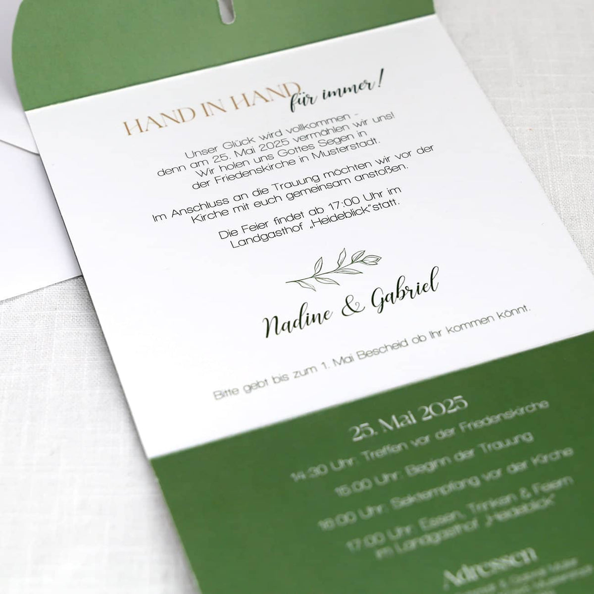 Einladungskarte zur Hochzeit mit Schmetterlingsverschluss - Innenansicht