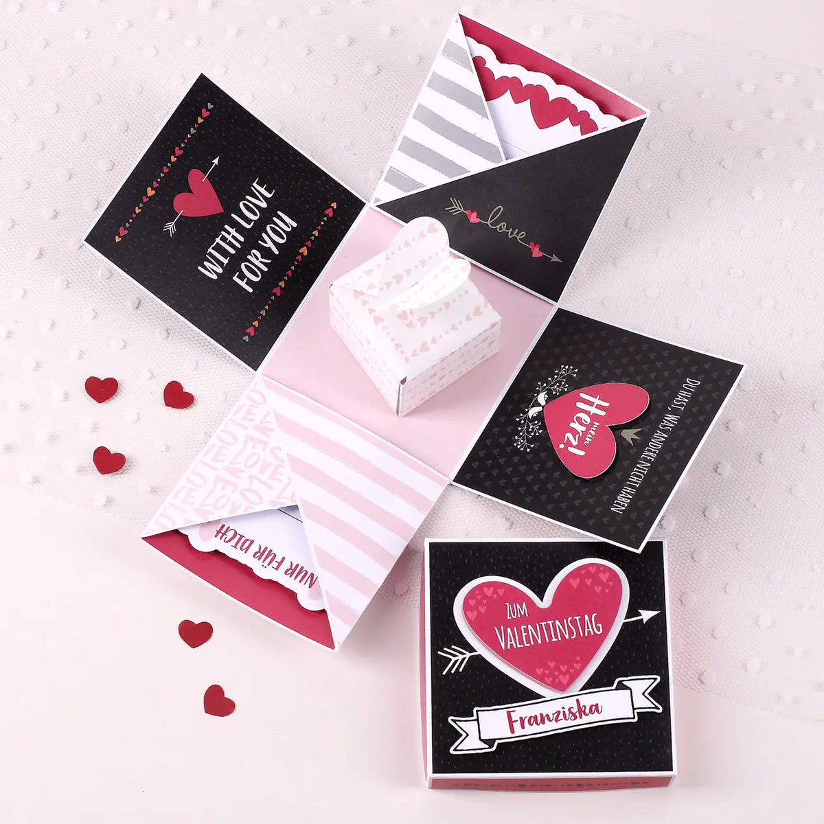 aufgeklappte Explosionsbox zum Valentinstag